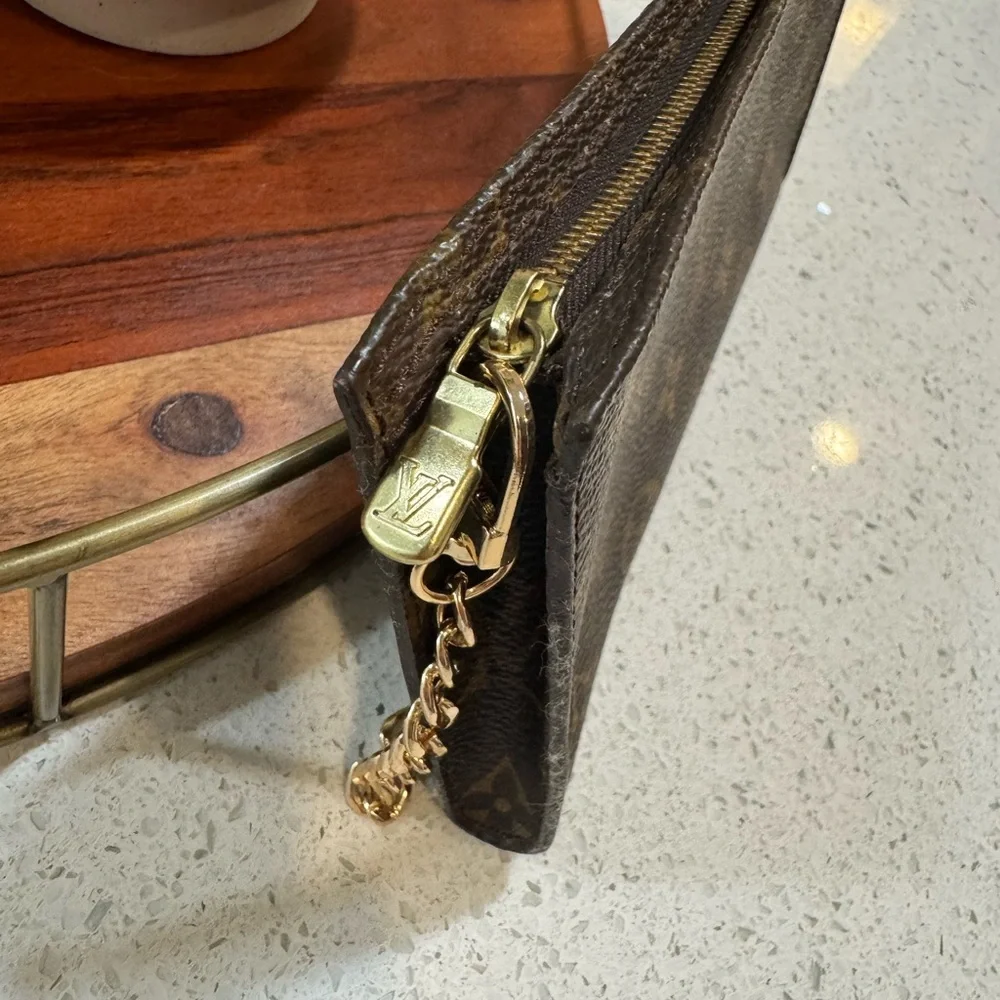 SOLD 🛑 Louis Vuitton LV Authentic Vintage Pouch - Picture 6 of 8